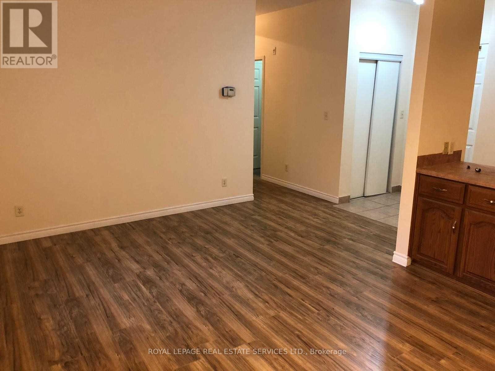 205 - 51 Wyndham Street, Guelph, Ontario  N1H 4E4 - Photo 10 - X12047806