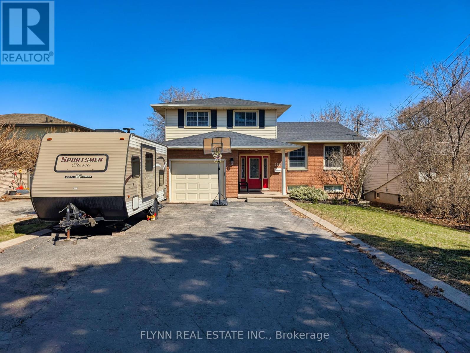 Property at 512A MAIN STREET W image 3