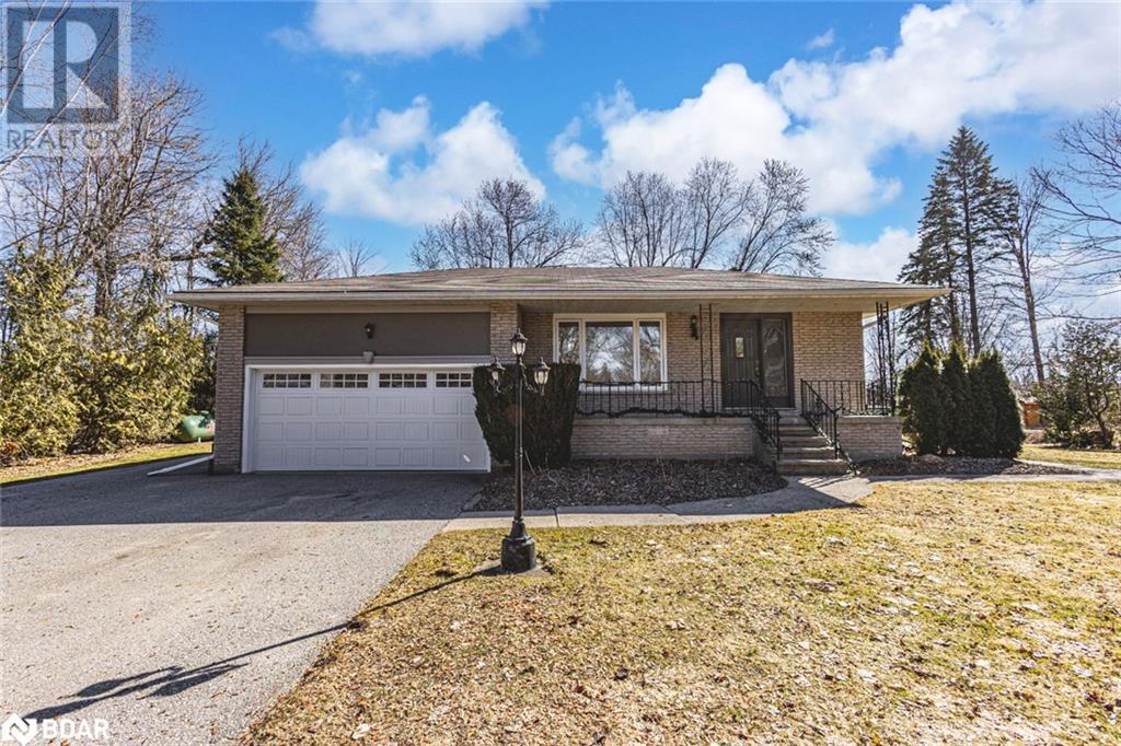 5853 Yonge Street, Innisfil, Ontario  L0L 1K0 - Photo 1 - 40711469