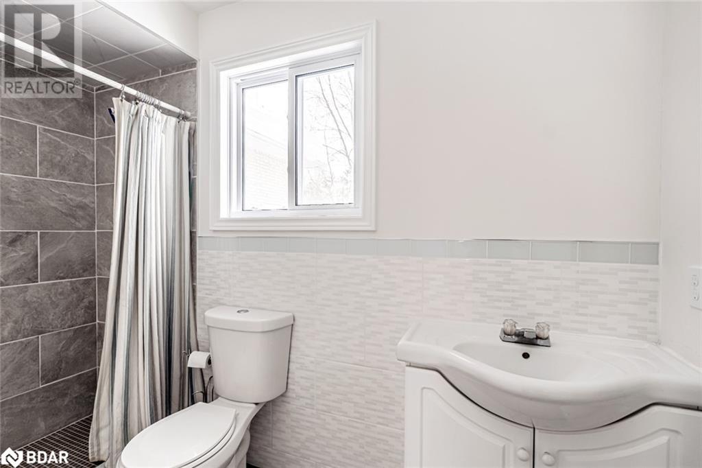 5853 Yonge Street, Innisfil, Ontario  L0L 1K0 - Photo 14 - 40711469