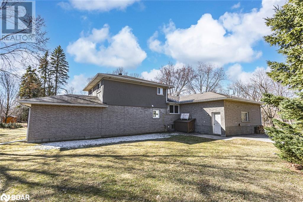 5853 Yonge Street, Innisfil, Ontario  L0L 1K0 - Photo 18 - 40711469