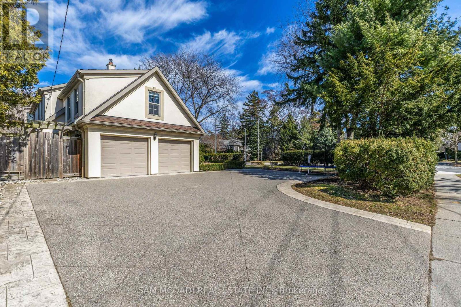 Property at 3325 LAKESHORE ROAD image 2