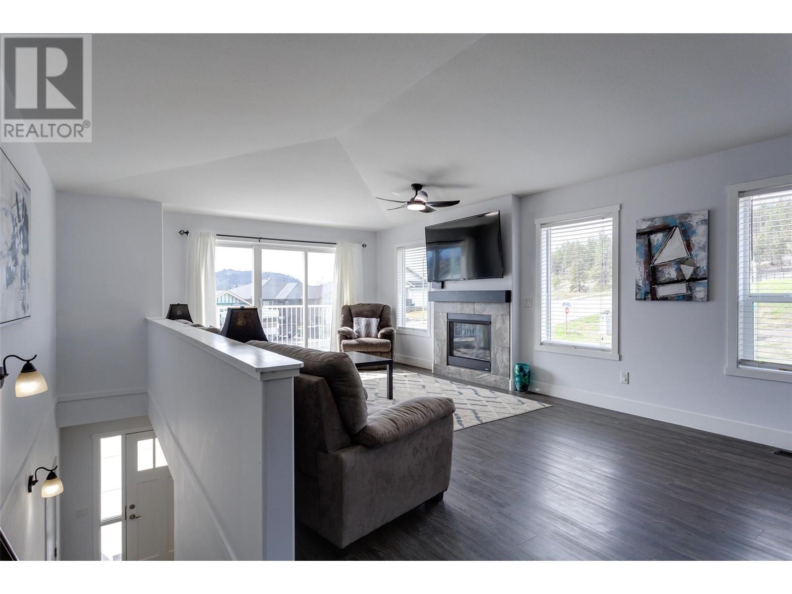 Property at 371 Academy Way image 3