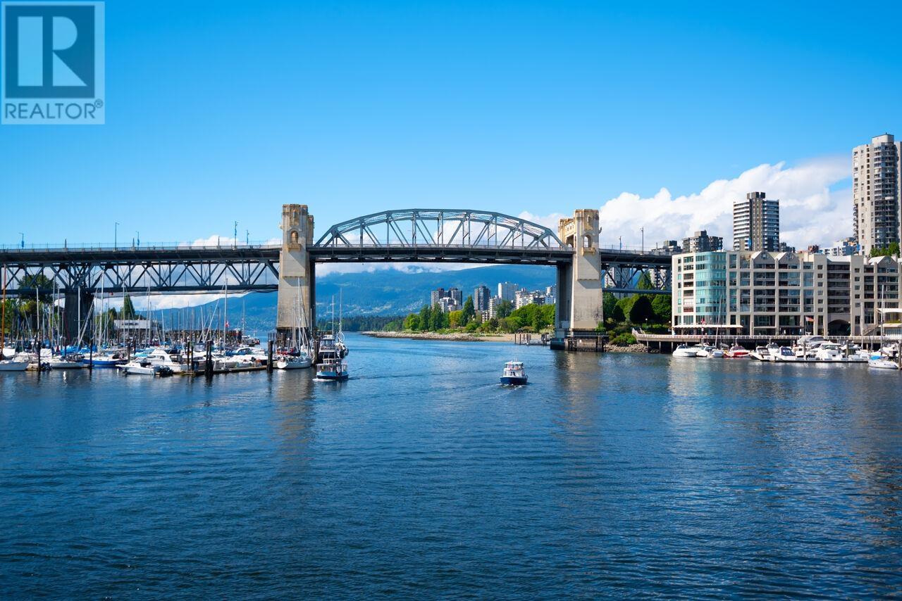 Listing Picture 33 of 35 : 701 1530 W 8TH AVENUE, Vancouver / 溫哥華 - 魯藝地產 Yvonne Lu Group - MLS Medallion Club Member