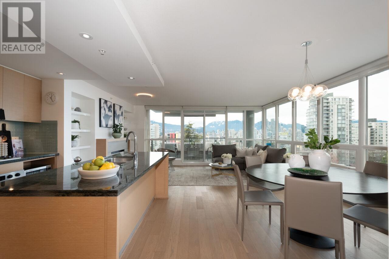 Listing Picture 6 of 35 : 701 1530 W 8TH AVENUE, Vancouver / 溫哥華 - 魯藝地產 Yvonne Lu Group - MLS Medallion Club Member