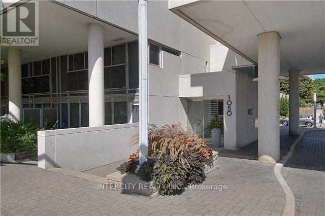 712 - 1050 The Queensway Avenue, Toronto, Ontario  M8Z 0A8 - Photo 2 - W12023031