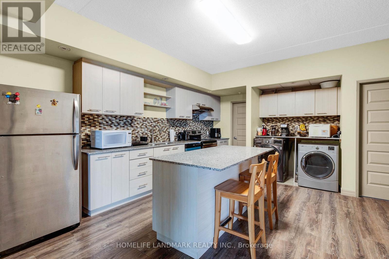 901 - 8 Hickory Street W, Waterloo, Ontario  N2L 3H6 - Photo 11 - X12047942