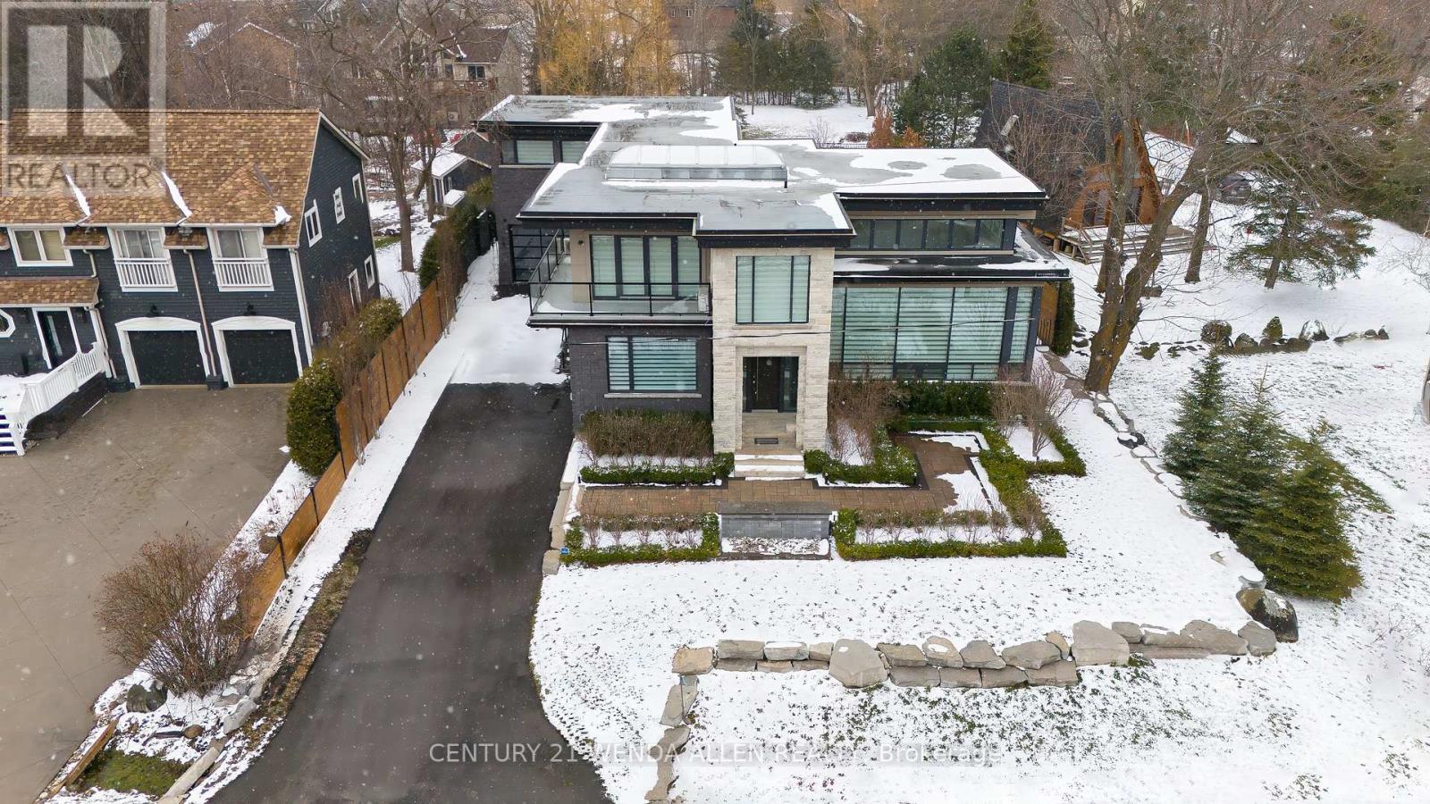 Property at 125 CRAIGMORE CRESCENT image 2