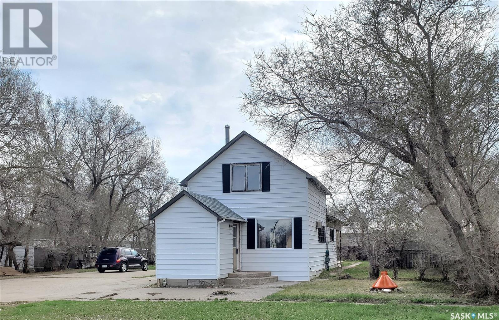 321 1st STREET W, Ponteix, Saskatchewan