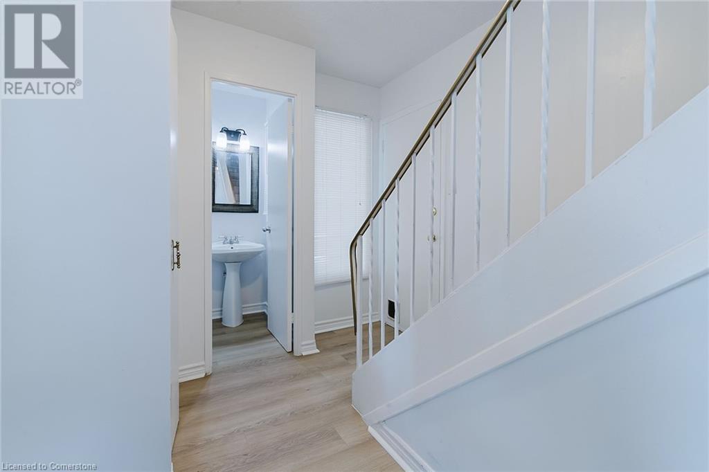 403 Keats Way Unit# 6, Waterloo, Ontario  N2L 5S7 - Photo 13 - 40711051
