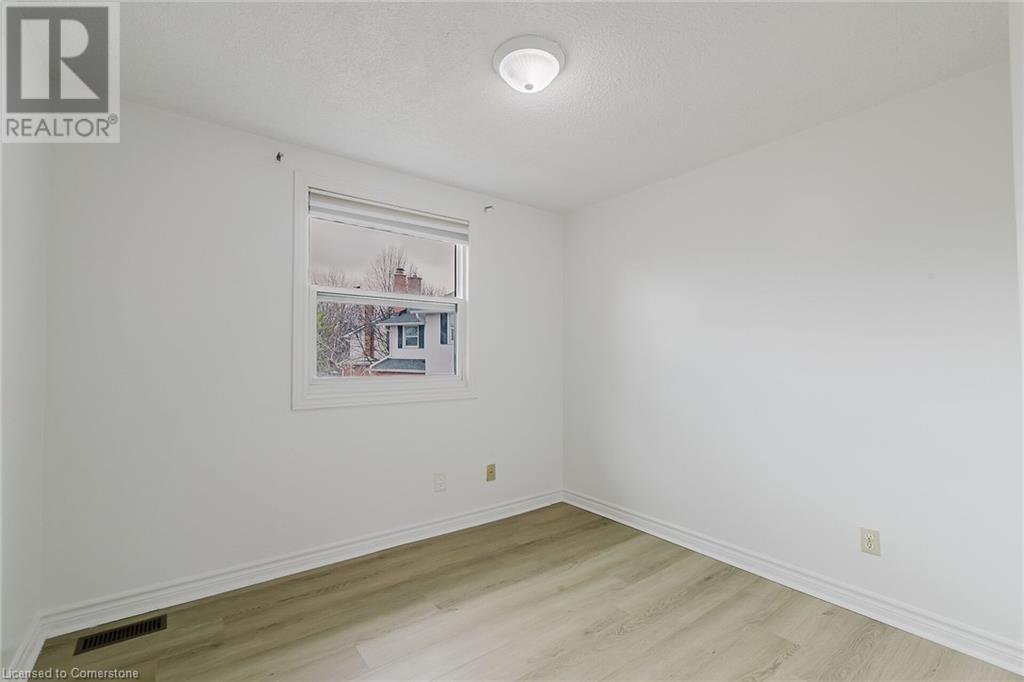 403 Keats Way Unit# 6, Waterloo, Ontario  N2L 5S7 - Photo 16 - 40711051