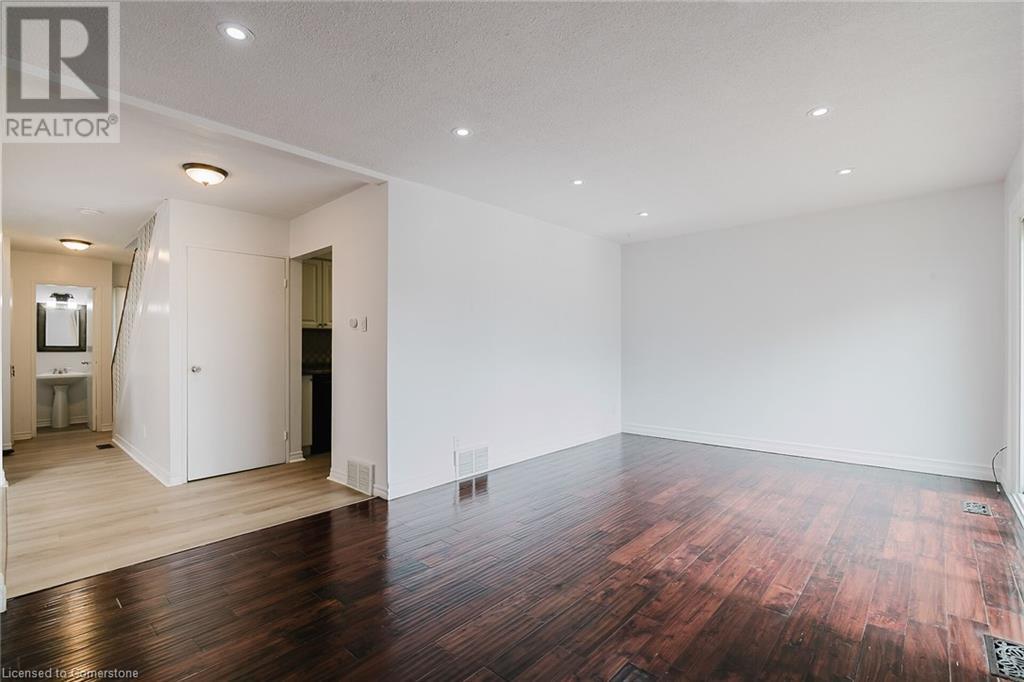 403 Keats Way Unit# 6, Waterloo, Ontario  N2L 5S7 - Photo 6 - 40711051