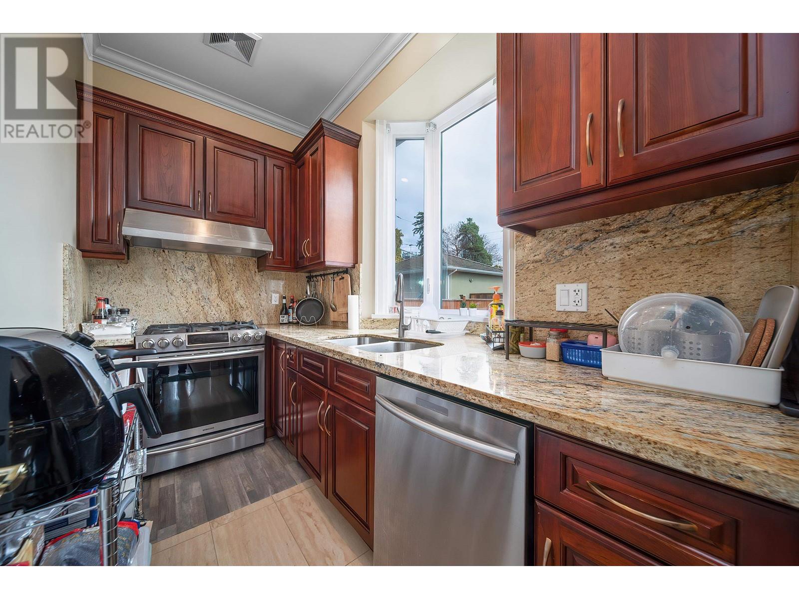 4319 Greta Street, Burnaby, British Columbia  V5J 1N9 - Photo 16 - R2982185