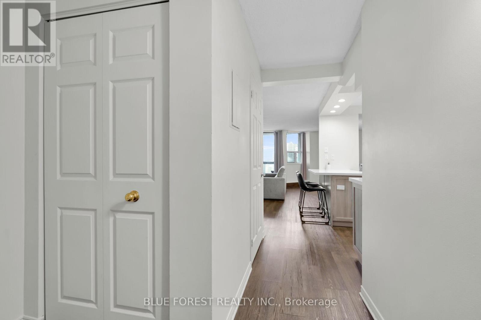 Photo 3 of 40 for 1806 - 363 Colborne Street
