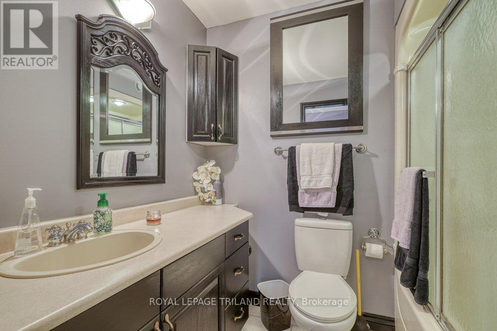 24920 Marsh Line, West Elgin, Ontario  N0L 2P0 - Photo 34 - X12048129