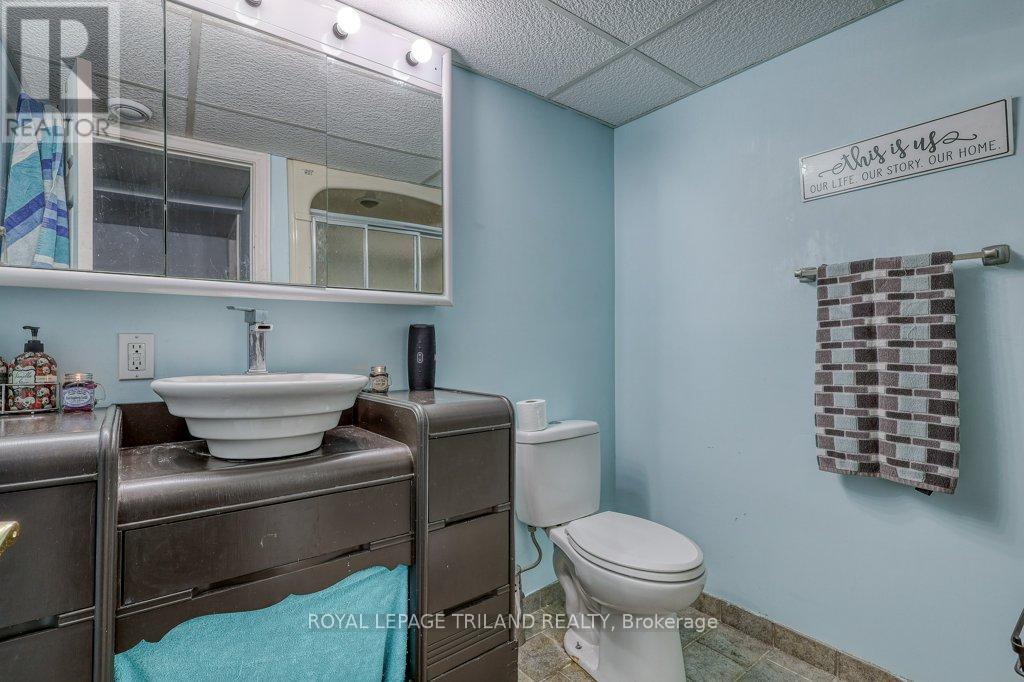 24920 Marsh Line, West Elgin, Ontario  N0L 2P0 - Photo 37 - X12048129
