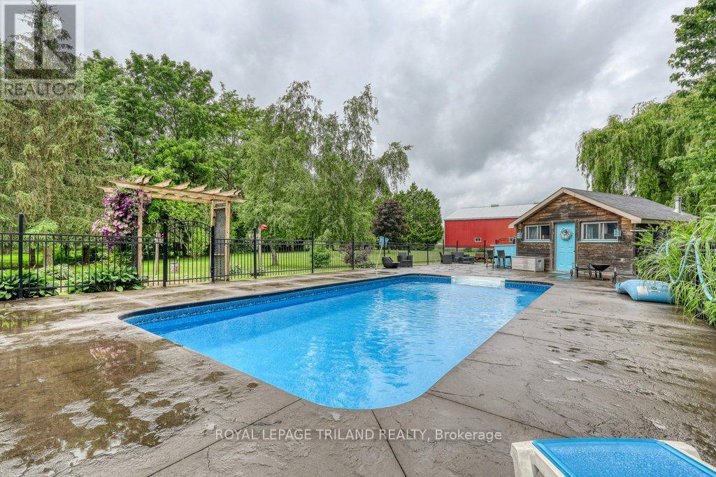 24920 Marsh Line, West Elgin, Ontario  N0L 2P0 - Photo 6 - X12048129