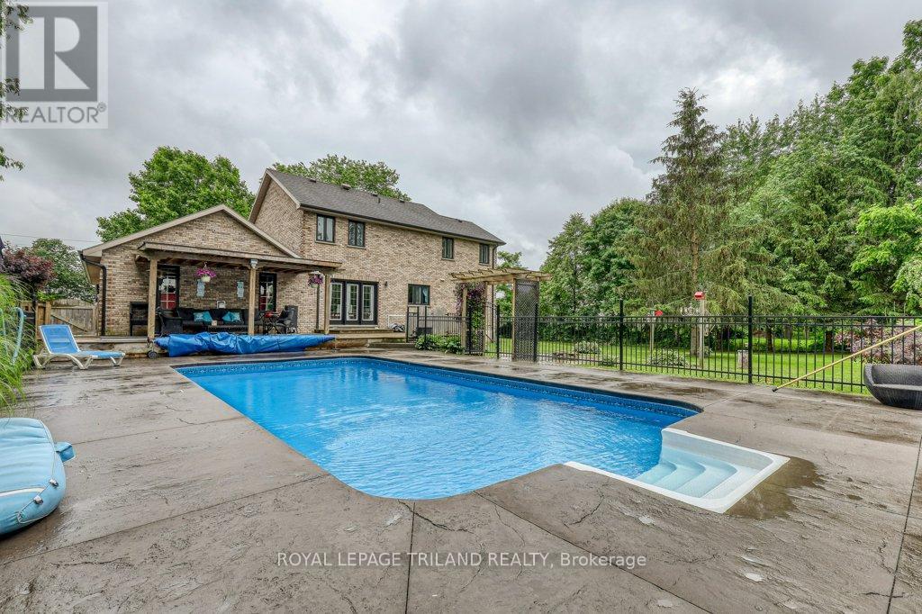 24920 Marsh Line, West Elgin, Ontario  N0L 2P0 - Photo 7 - X12048129