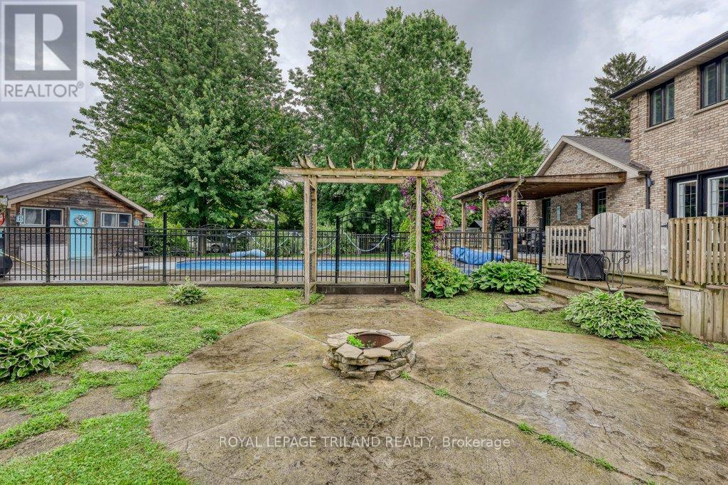 24920 Marsh Line, West Elgin, Ontario  N0L 2P0 - Photo 8 - X12048129