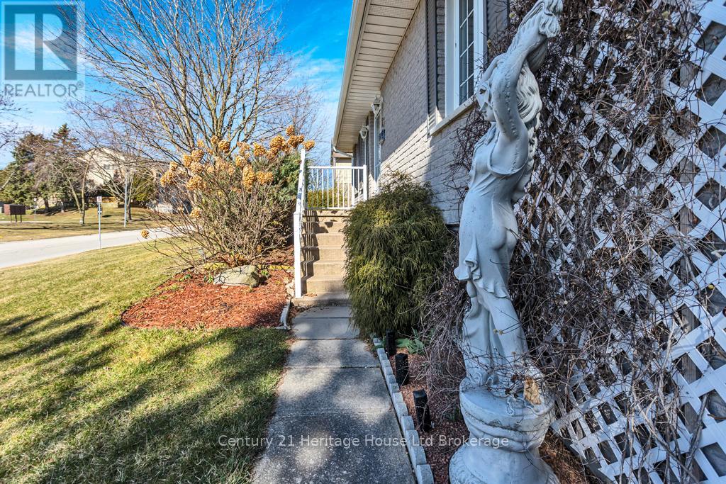 Property at 20 WOODCOCK DRIVE image 5
