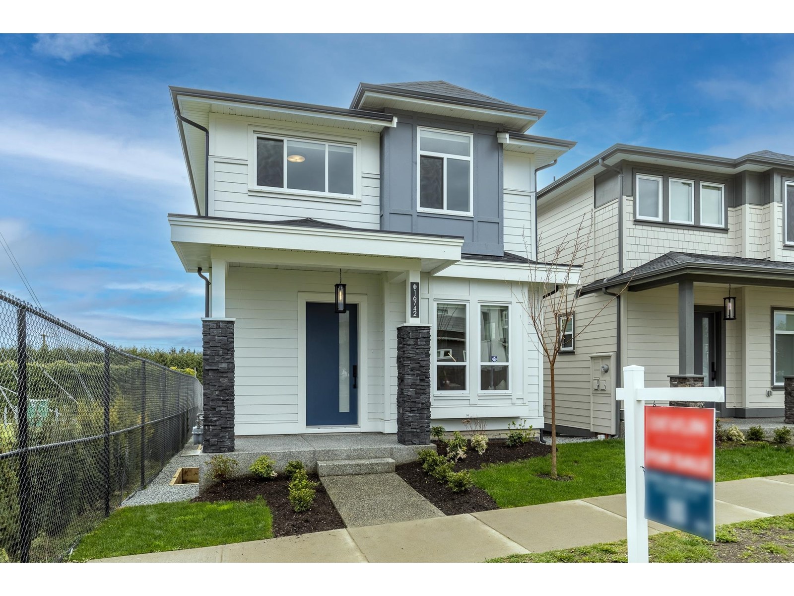 Property at 16742 20A AVENUE image 2