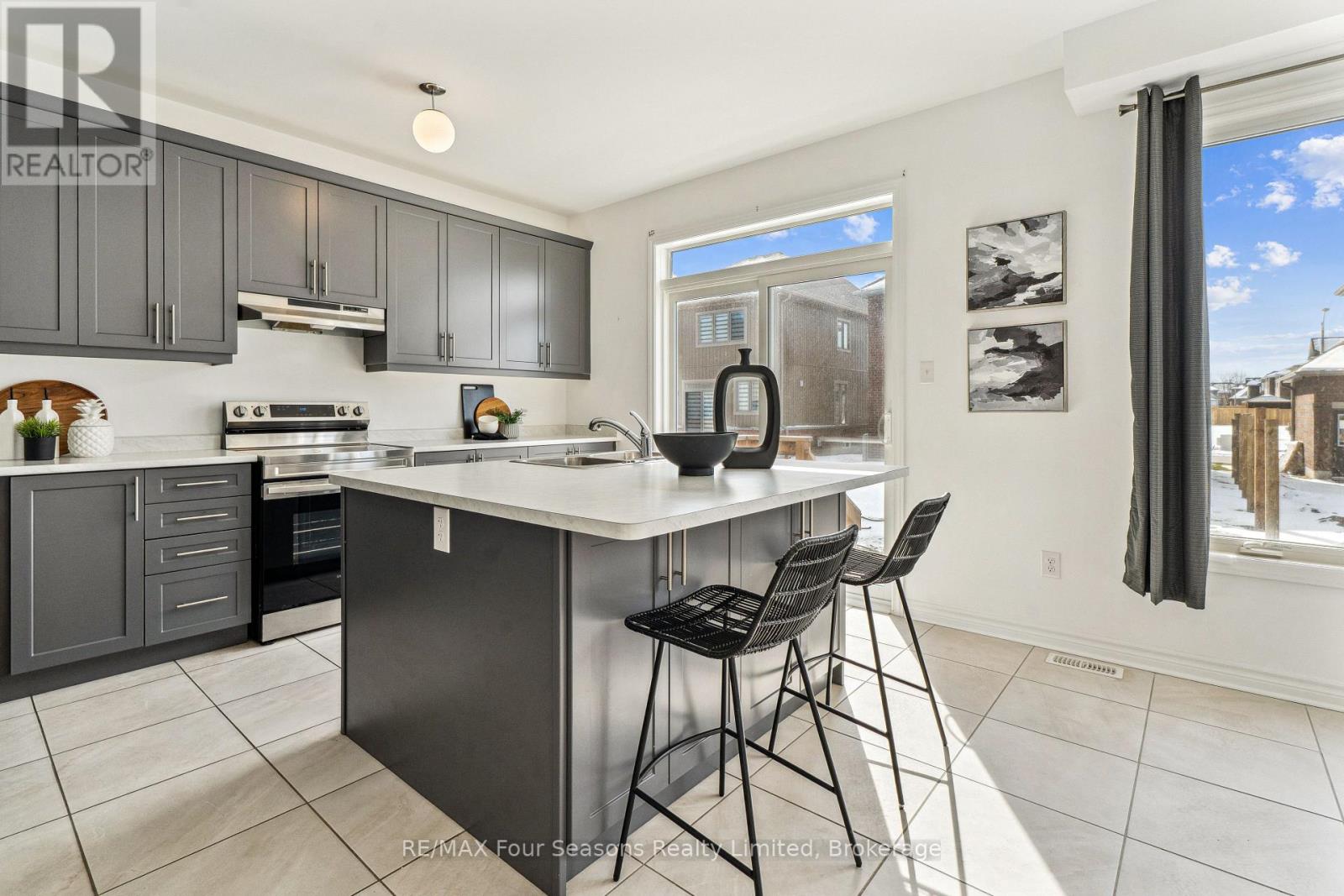 12 Mclean Avenue, Collingwood, Ontario  L9Y 3V2 - Photo 9 - S12048038