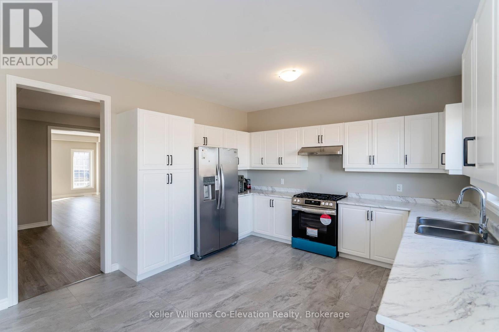 264 Springfield Crescent, Clearview (Stayner), Ontario  L0M 1S0 - Photo 6 - S12048052