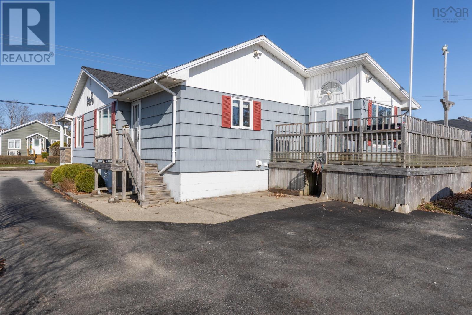 165 Pleasant Street, Yarmouth, Nova Scotia  B5A 2J5 - Photo 5 - 202506133
