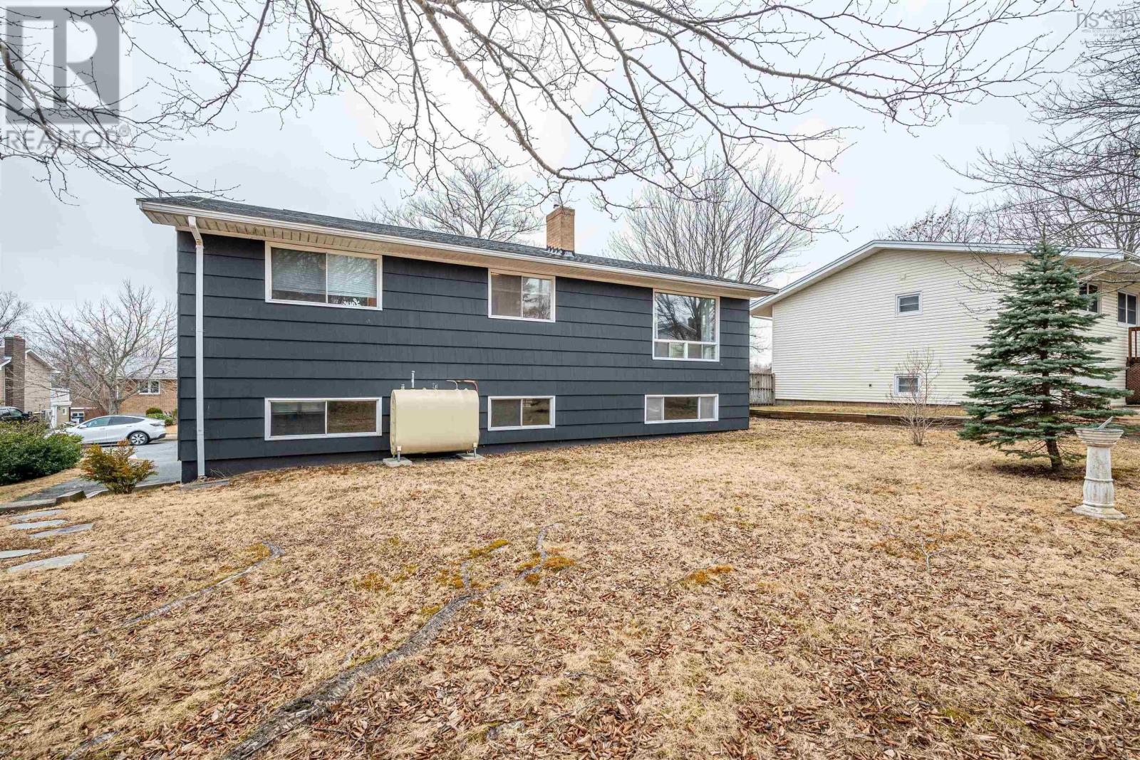 8 Nappan Drive, Lower Sackville, Nova Scotia  B4C 2E2 - Photo 37 - 202505153