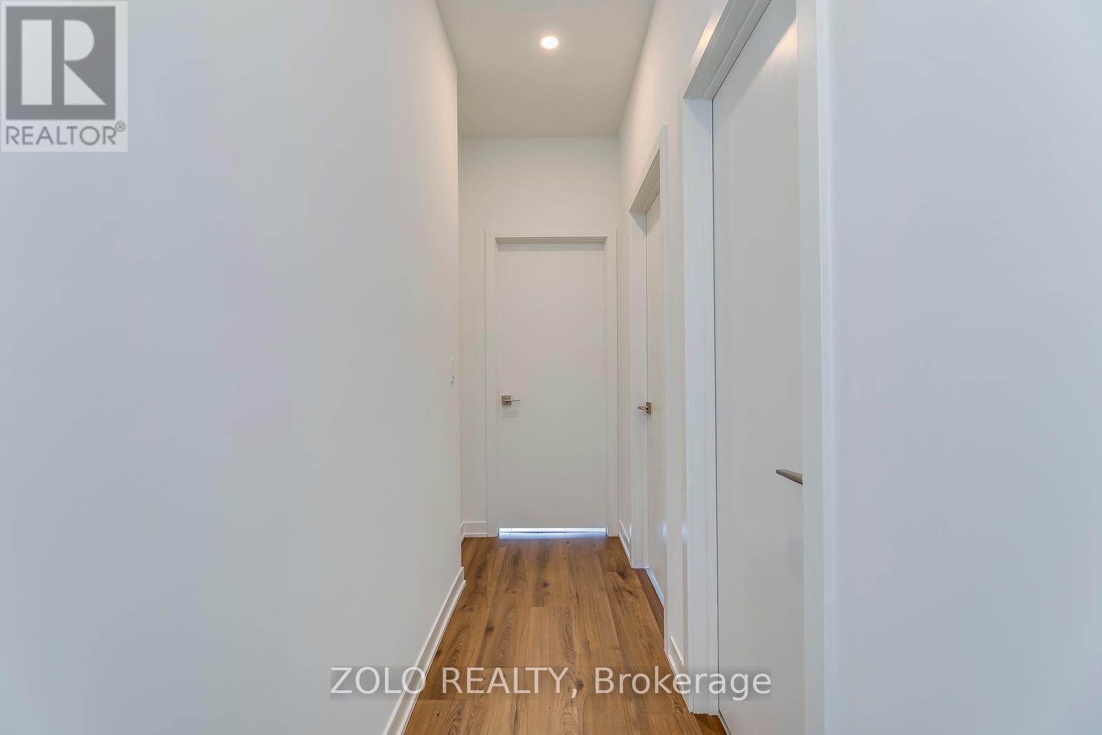 3049 Trailside Drive, Oakville, Ontario  L6M 4M2 - Photo 10 - W12048081