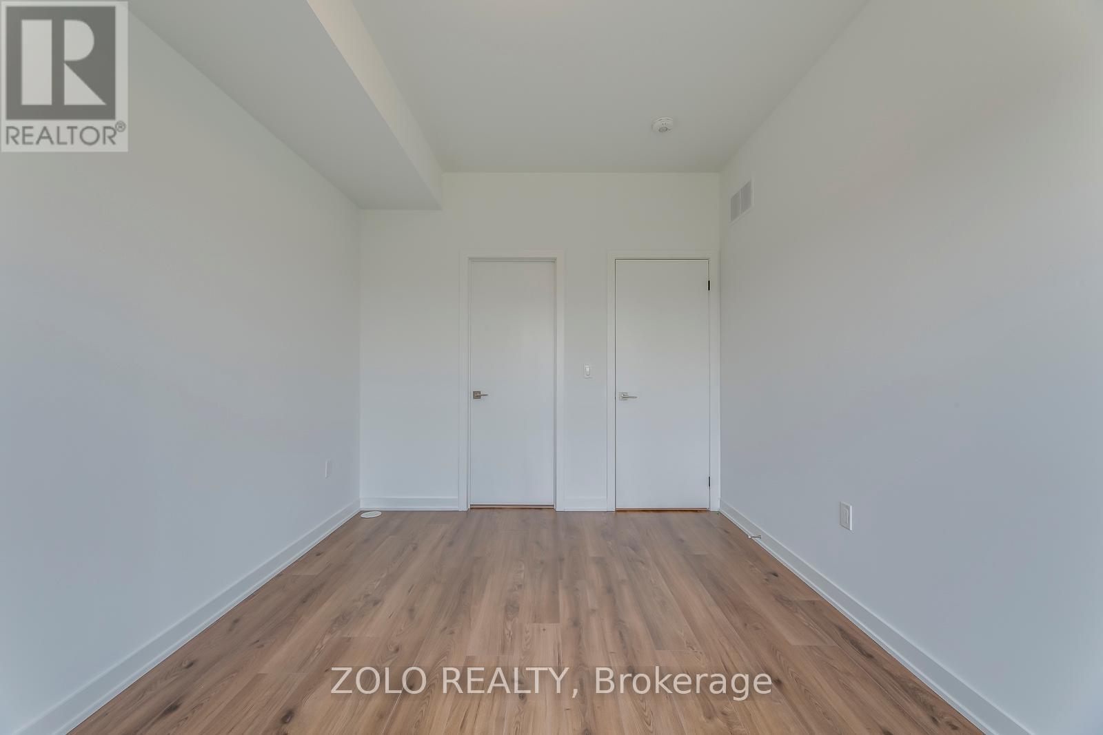 3049 Trailside Drive, Oakville, Ontario  L6M 4M2 - Photo 9 - W12048081