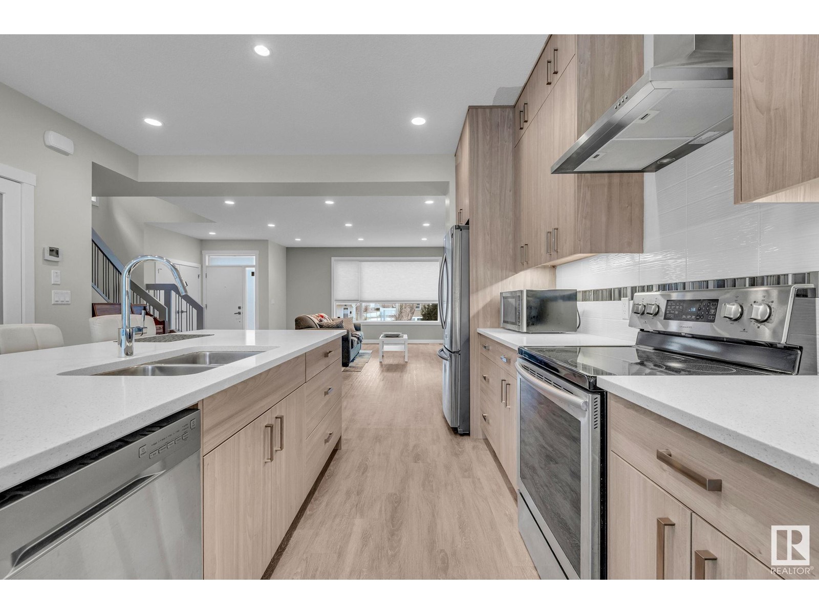 Property at 11828 52 ST NW image 5