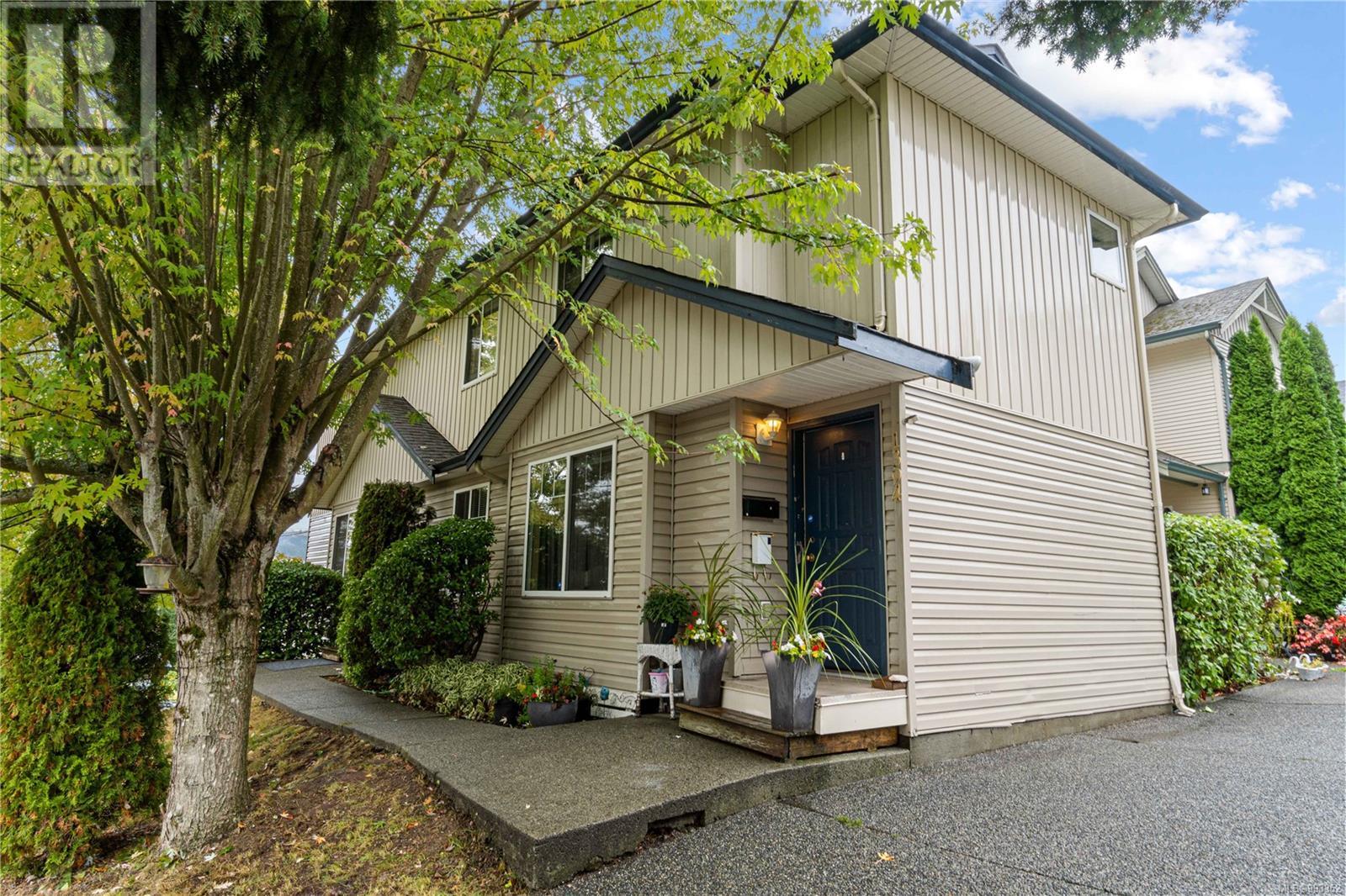 Property at 1394/1396 Graham Cres image 2