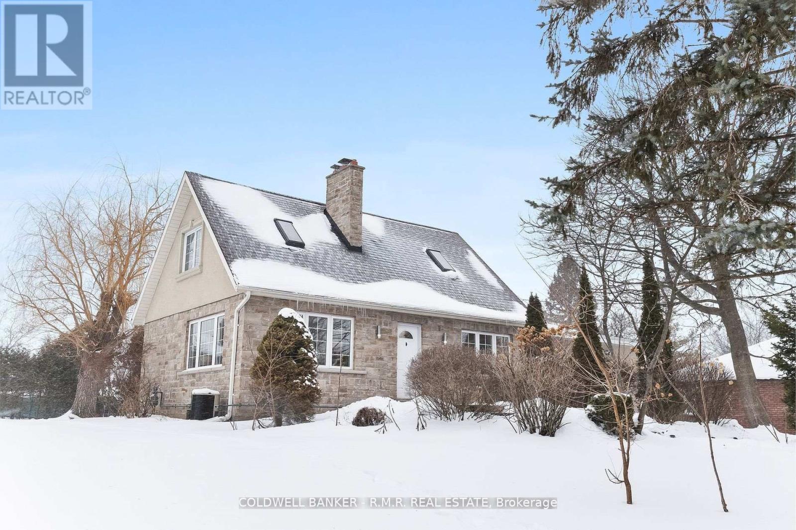 Property at 904 PARKLANE AVENUE image 1