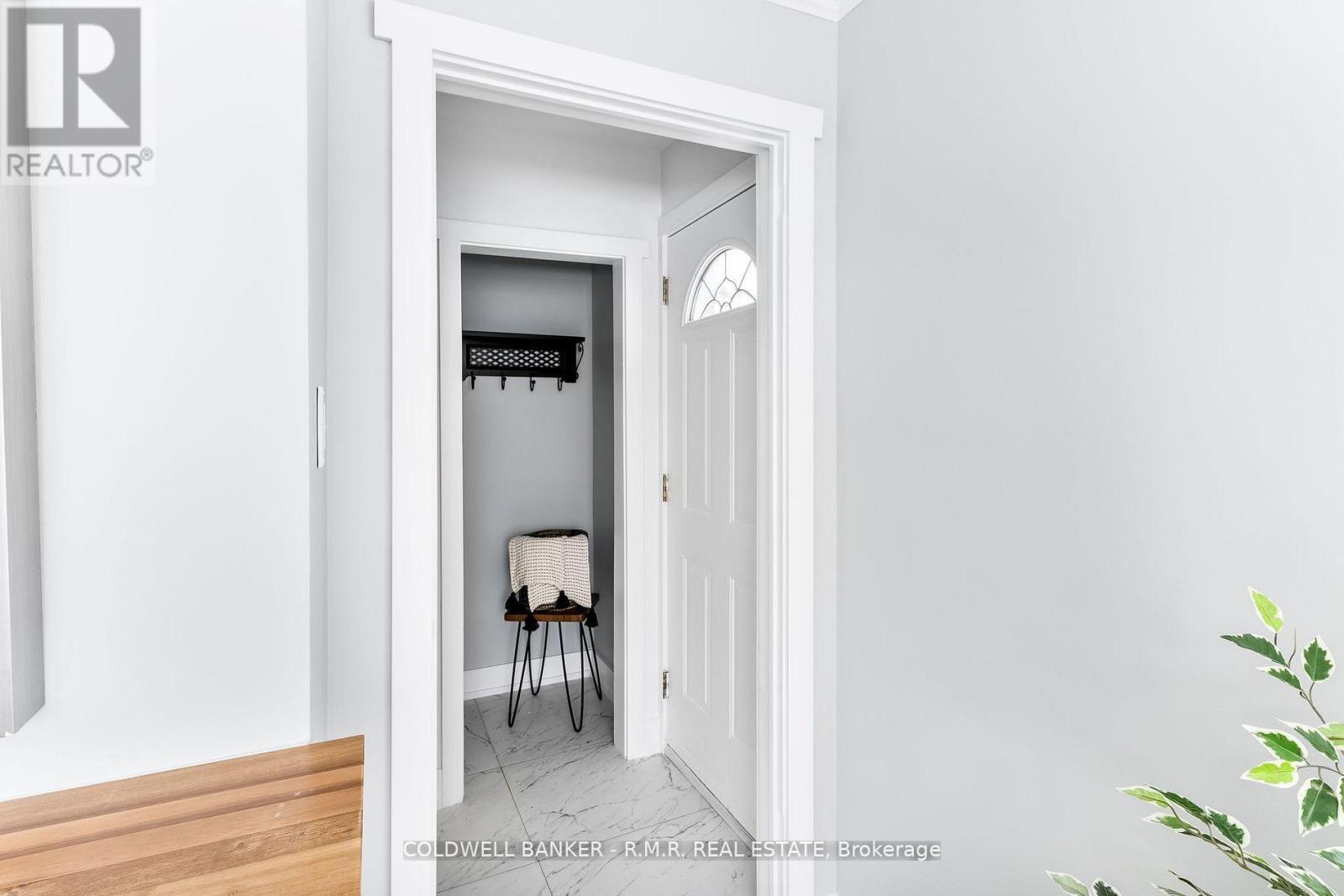 Property at 904 PARKLANE AVENUE image 5
