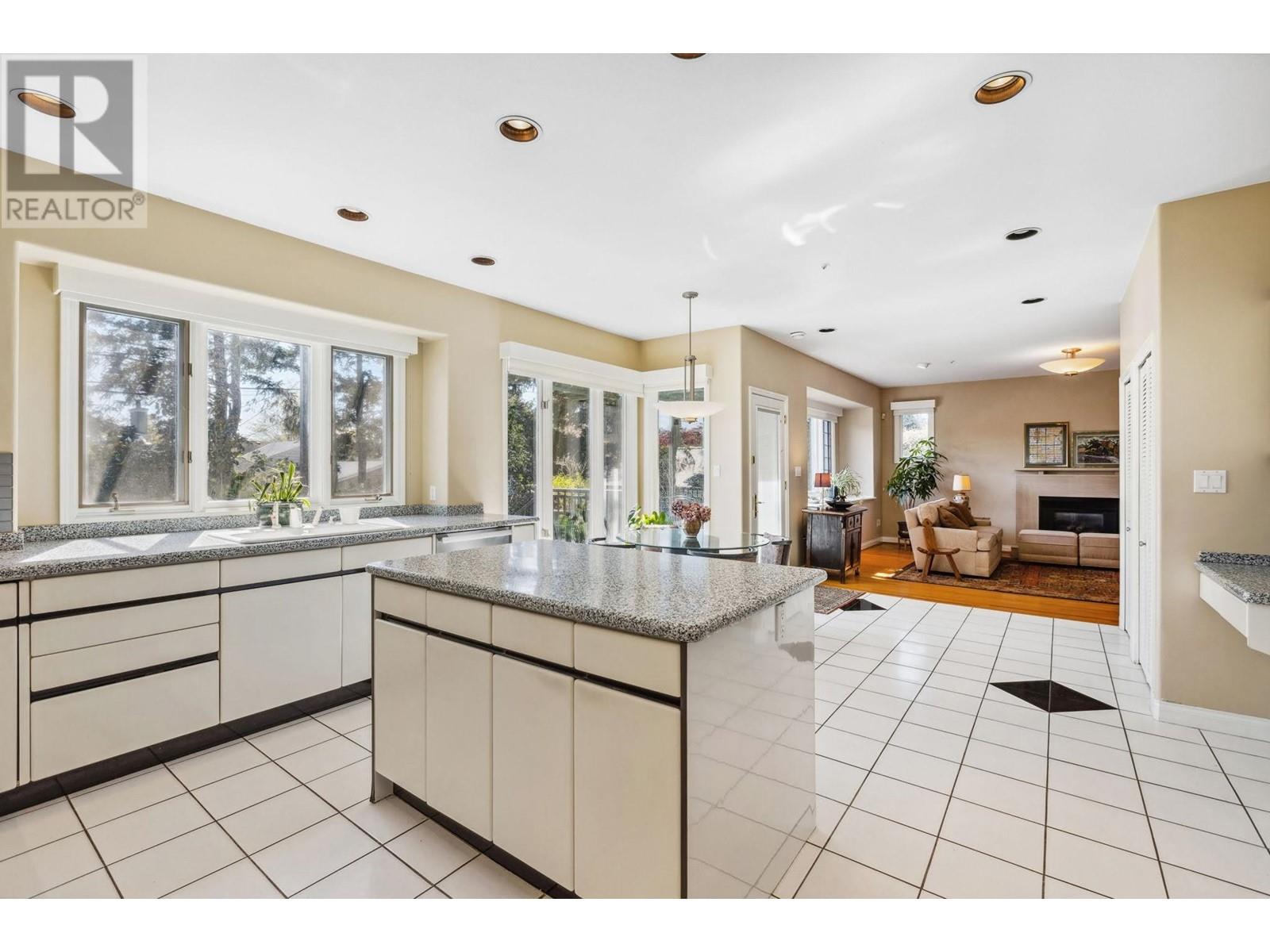 1368 W 58th Avenue, Vancouver, British Columbia  V6P 1W2 - Photo 9 - R2983126