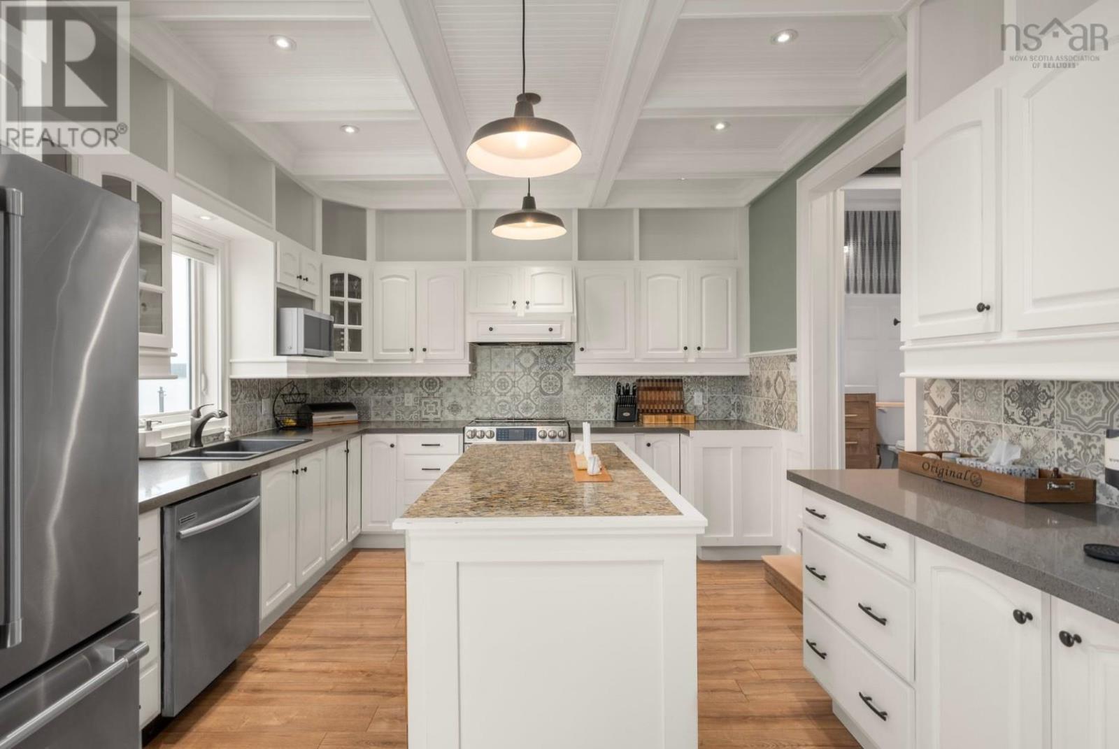 1861 Shore Road, Eastern Passage, Nova Scotia  B3E 1H5 - Photo 9 - 202506137