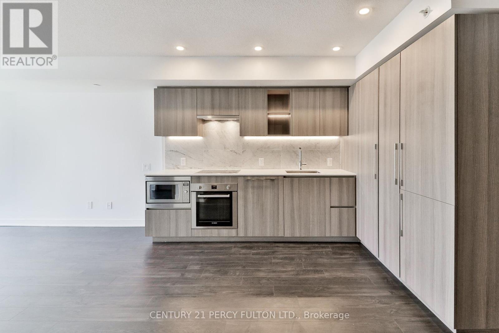 1107 - 19 Bathurst Street, Toronto, Ontario  M5V 0N2 - Photo 2 - C12048195
