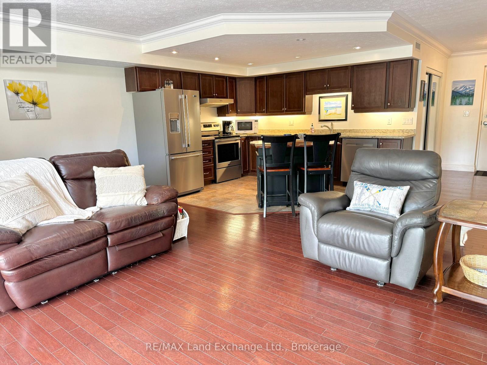203 - 221 Adelaide Street, Saugeen Shores, Ontario  N0H 2L0 - Photo 6 - X12009857