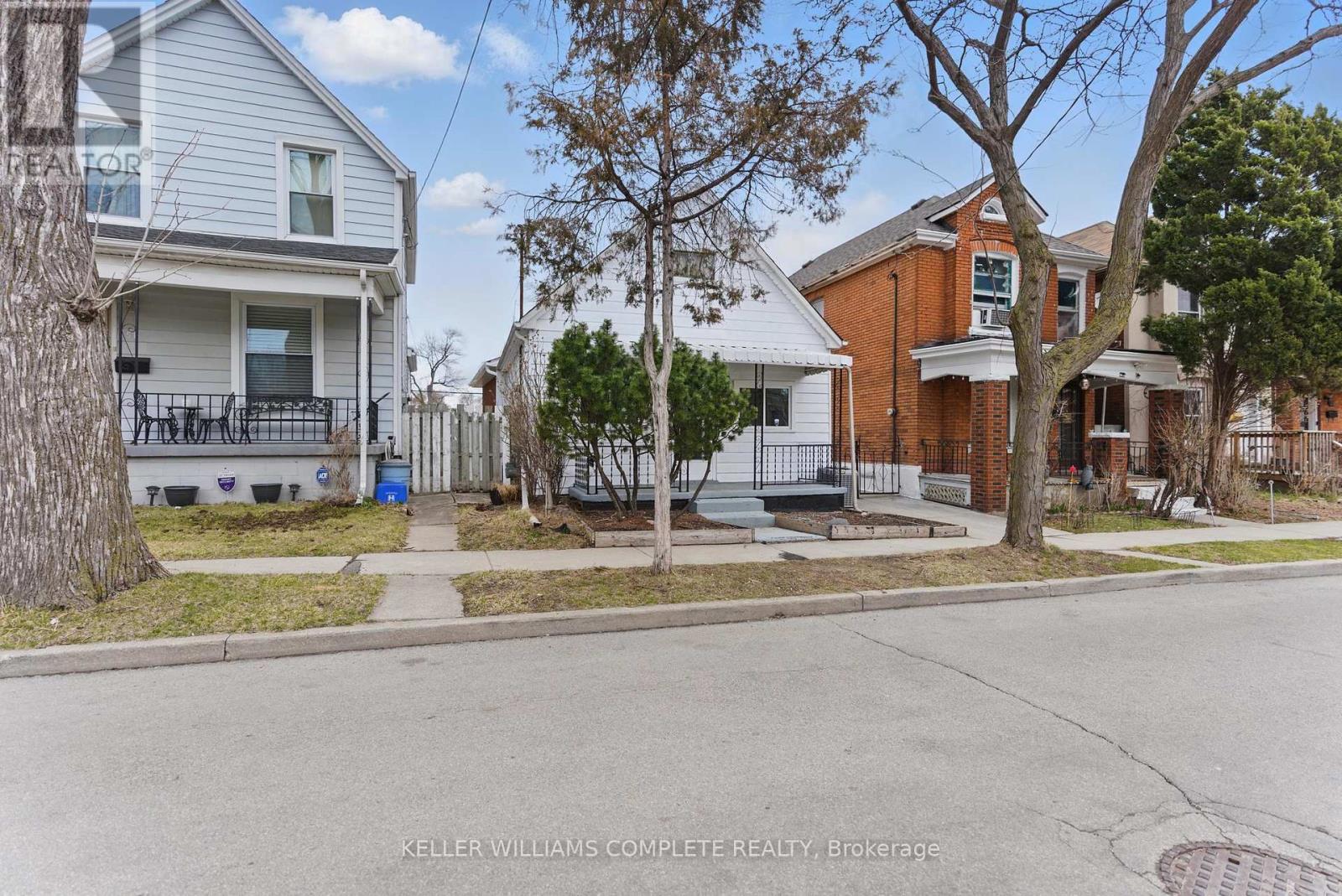 Property at 57 BEECHWOOD AVENUE image 2