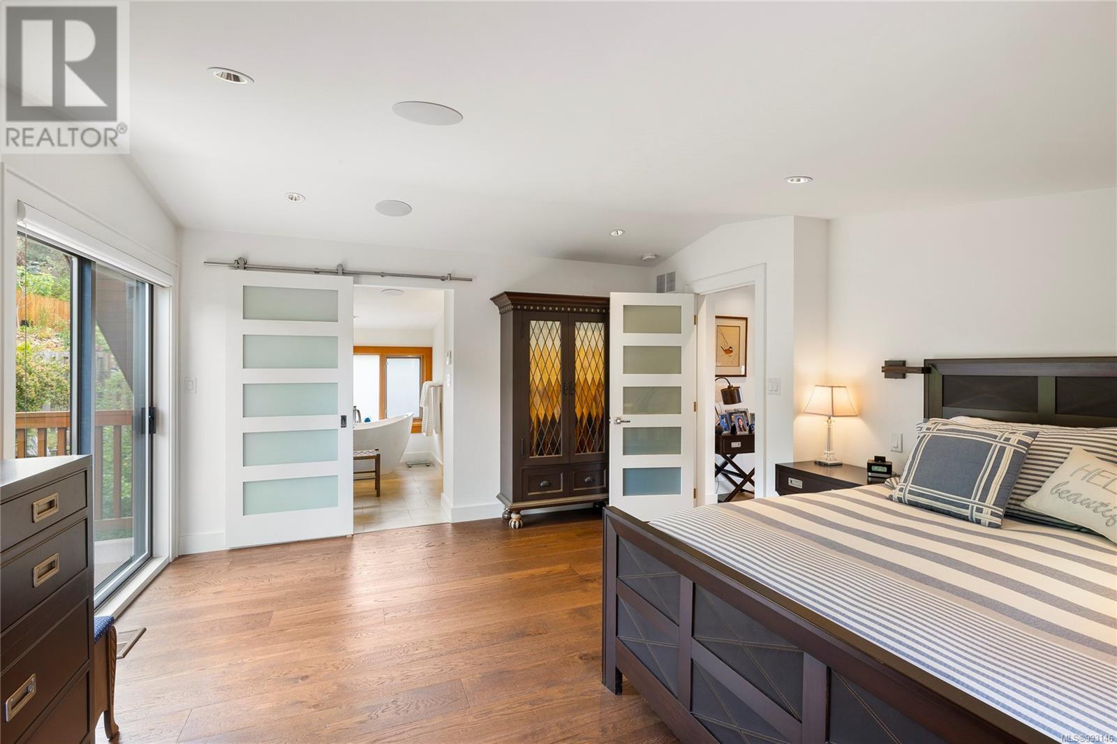 Property at 1904 Bonito Cres image 2