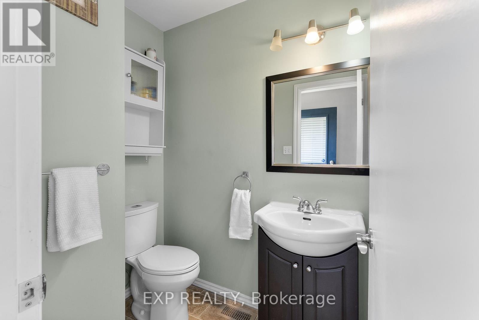 Property at 24 STATION STREET image 4