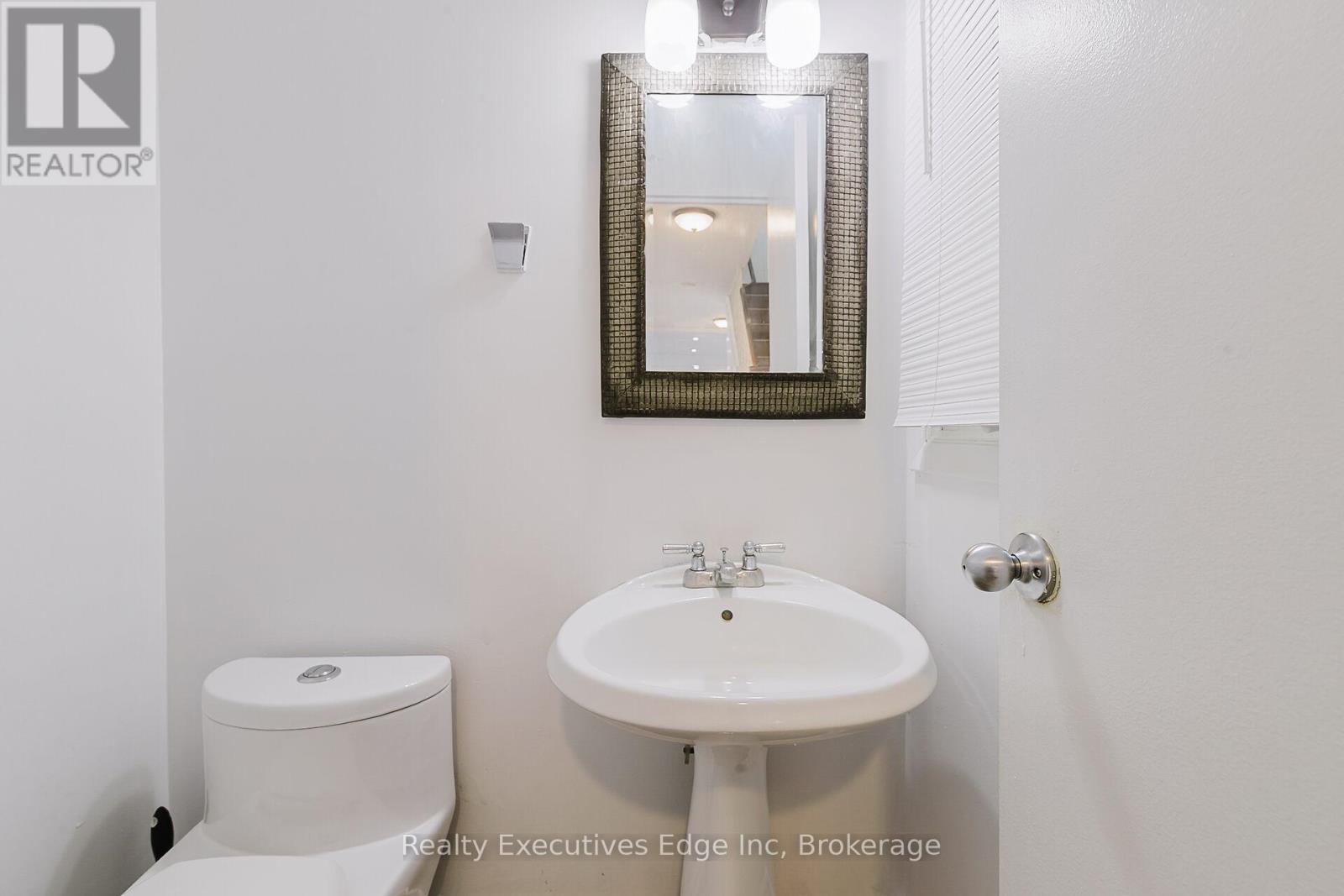 6 - 403 Keats Way, Waterloo, Ontario  N2L 5S7 - Photo 14 - X12048281