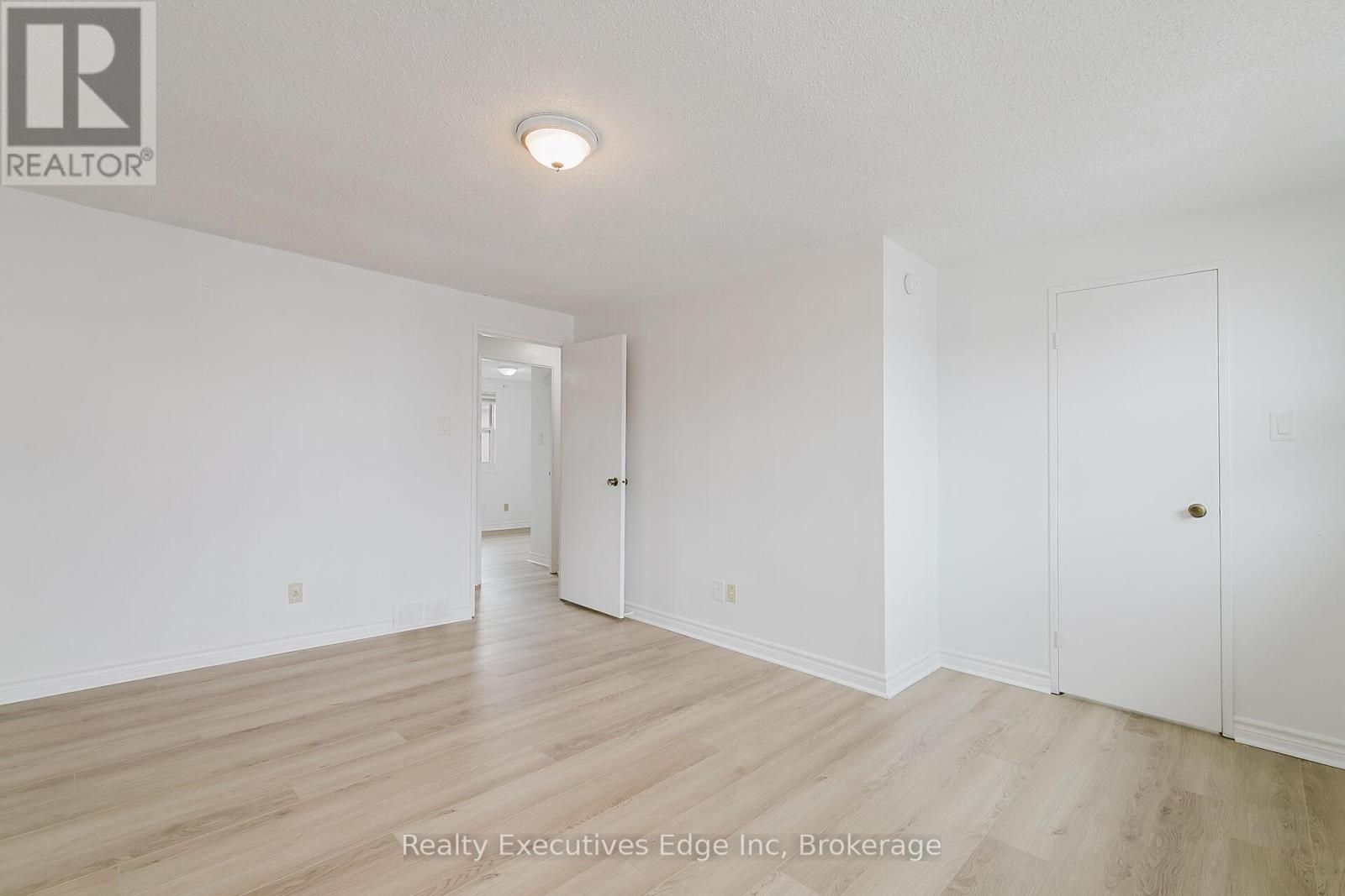 6 - 403 Keats Way, Waterloo, Ontario  N2L 5S7 - Photo 20 - X12048281
