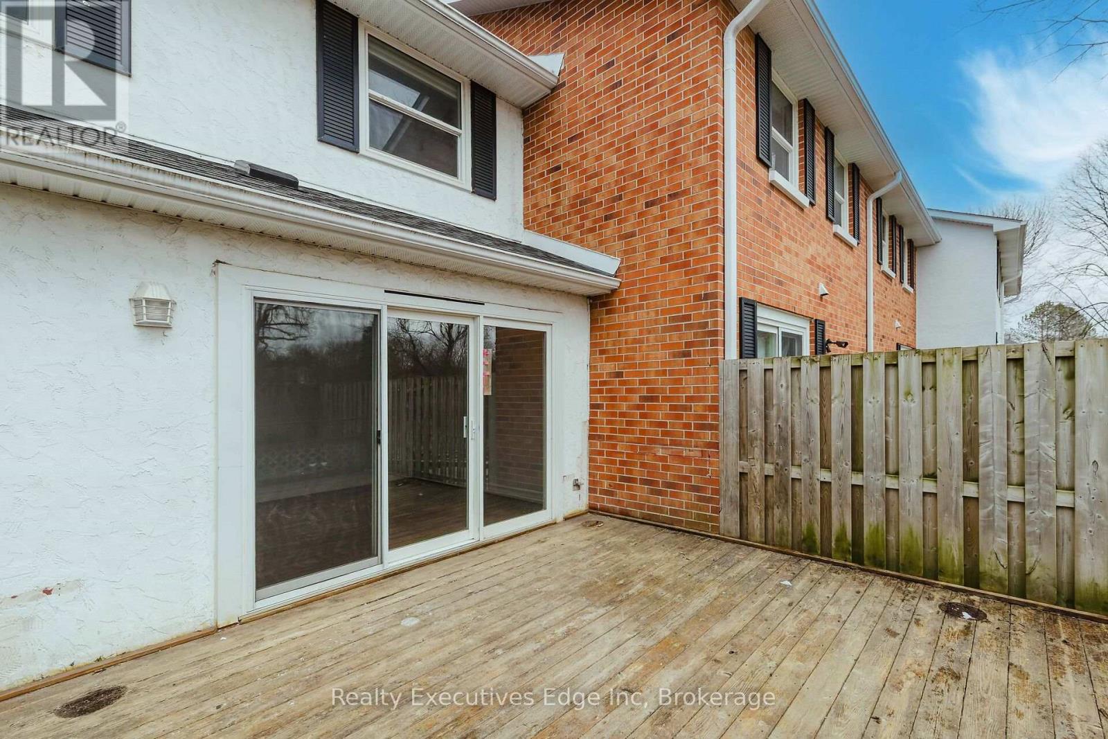 6 - 403 Keats Way, Waterloo, Ontario  N2L 5S7 - Photo 29 - X12048281
