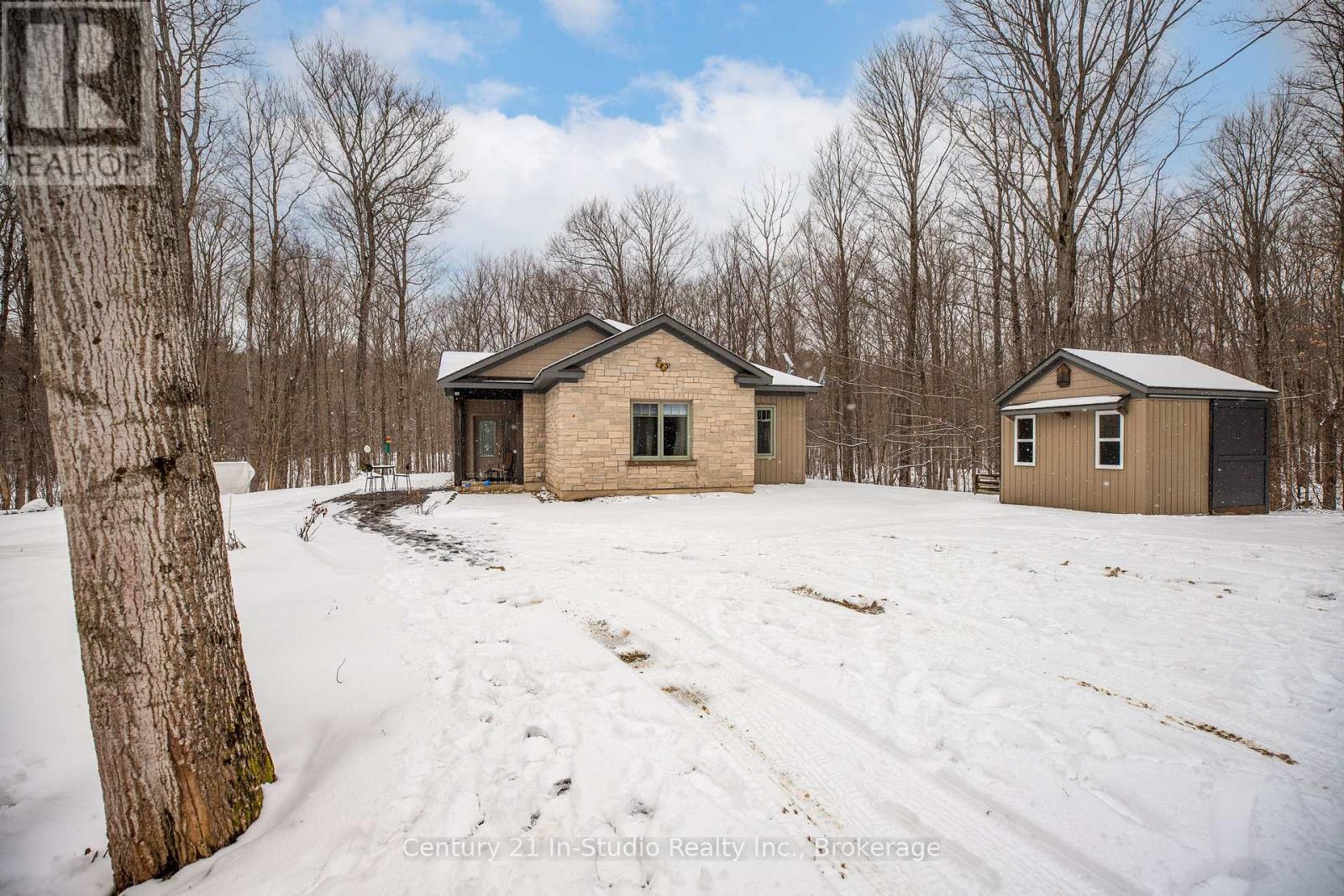 636354 Euphrasia-Holland Townline, Chatsworth, Ontario  N0H 1R0 - Photo 3 - X12048287