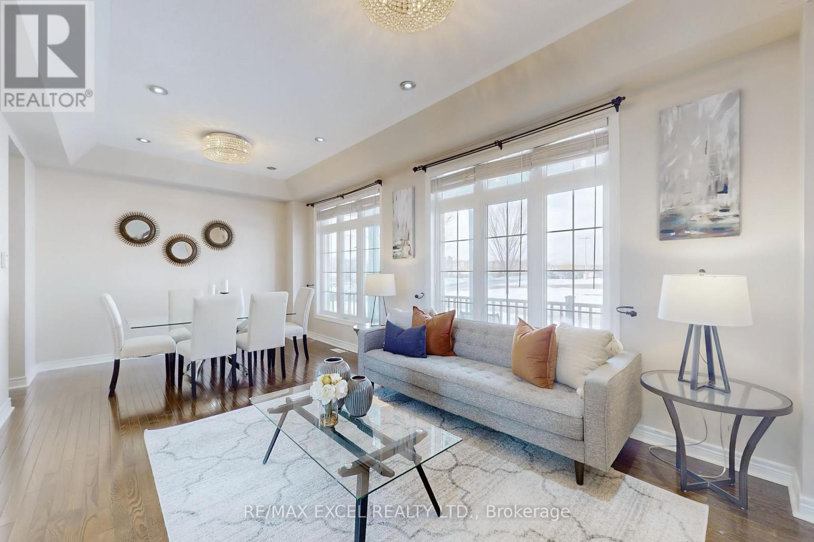 Property at 553 RIVERLANDS AVENUE image 4
