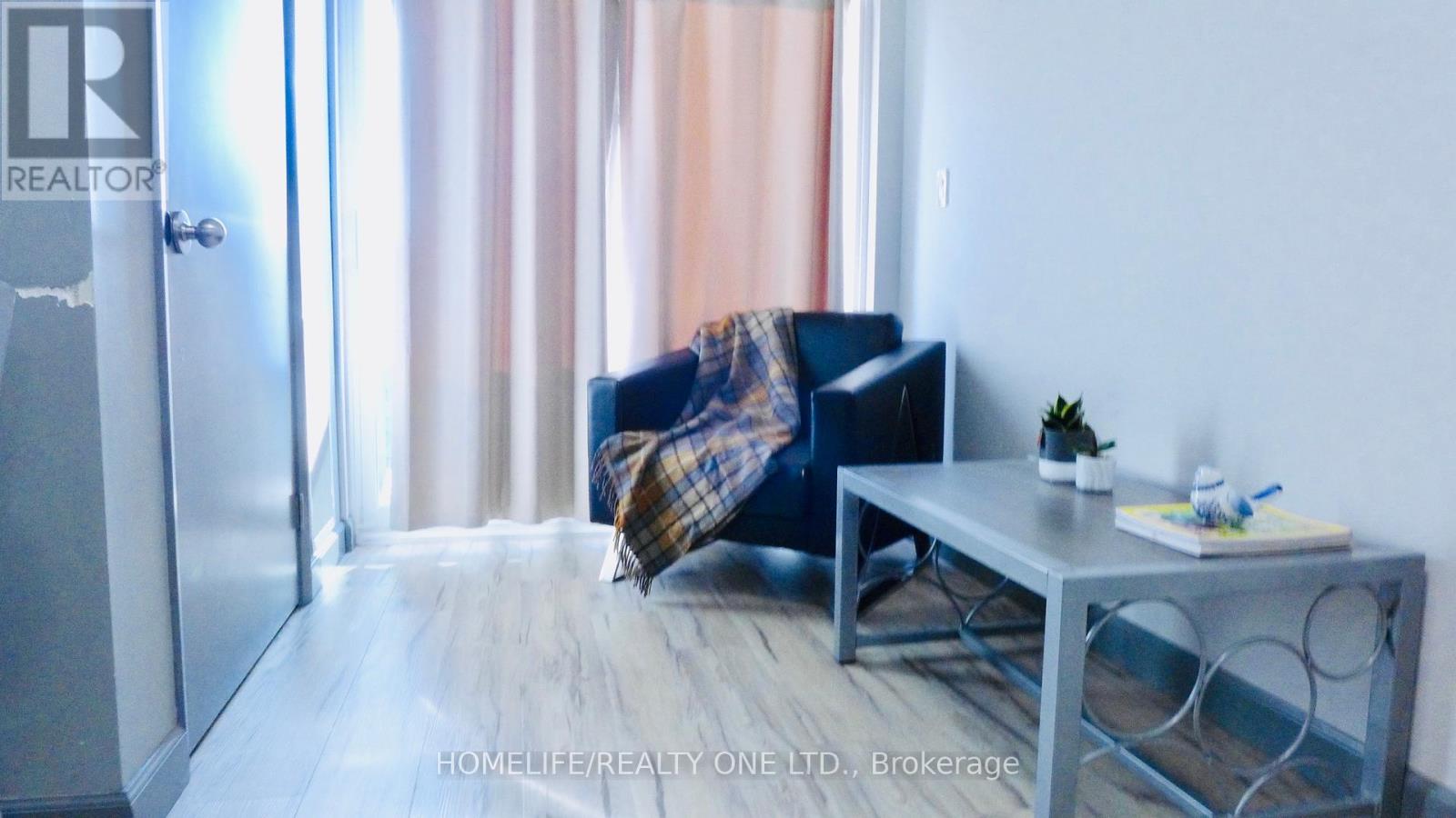 1153 - 258a Sunview Street, Waterloo, Ontario  N2L 3V9 - Photo 2 - X12048264