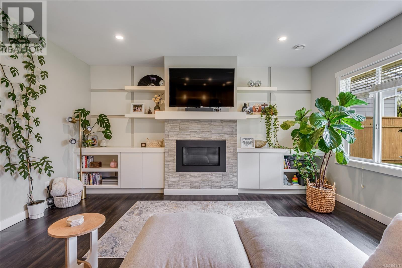 Property at 2 1580 Glen Eagle Dr image 3