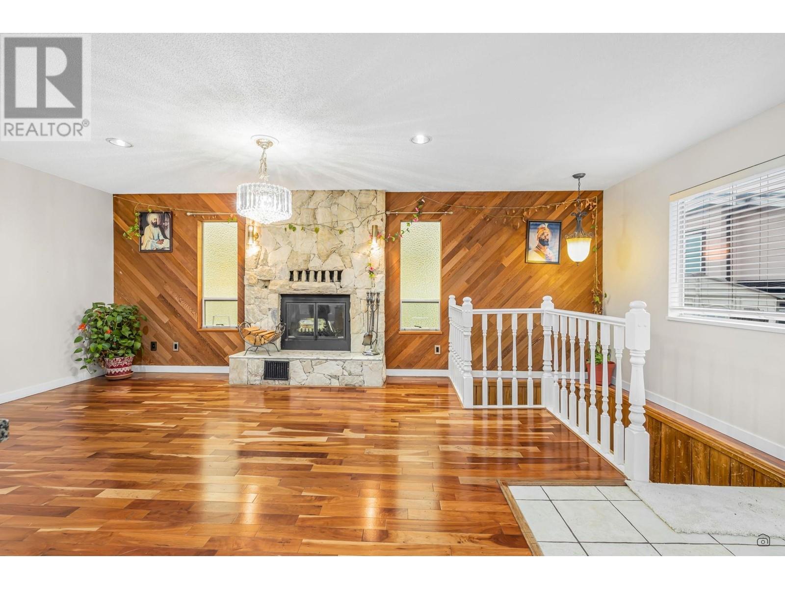 Property at 7996 PRINCE EDWARD STREET image 2